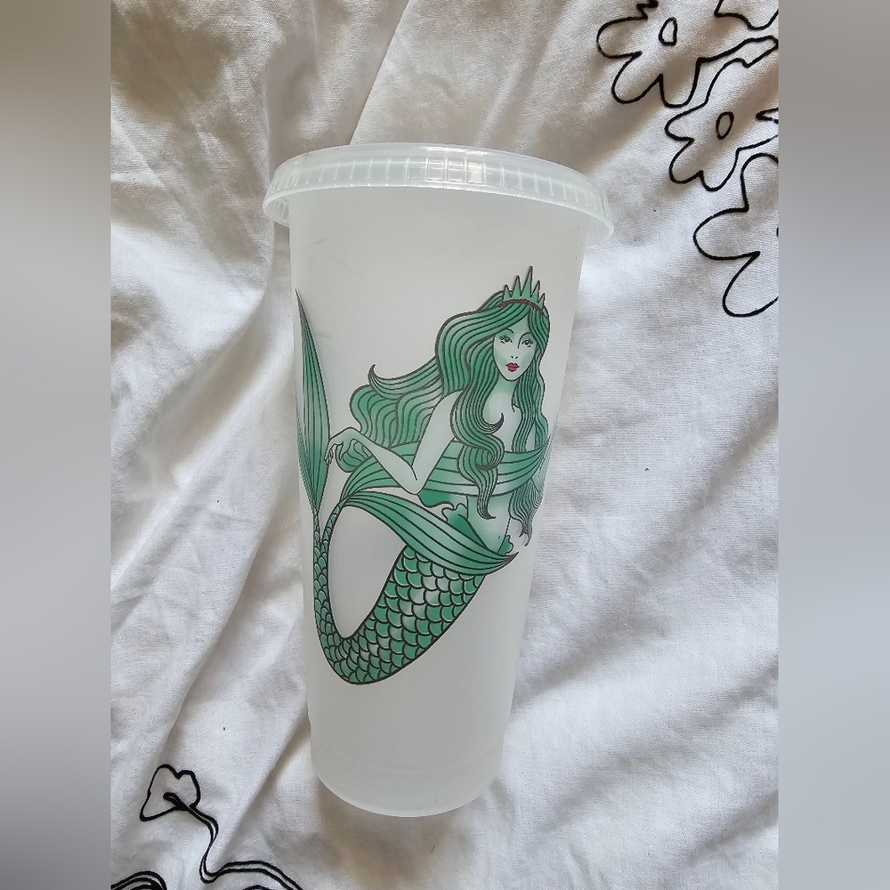 🎁 3 for $8 🎁 New Starbucks cup